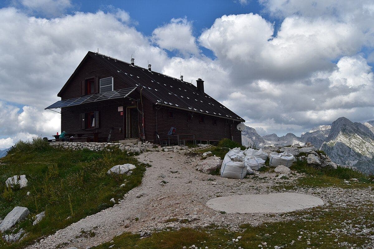 Zasavska koca na Prehodavcih mountain hut